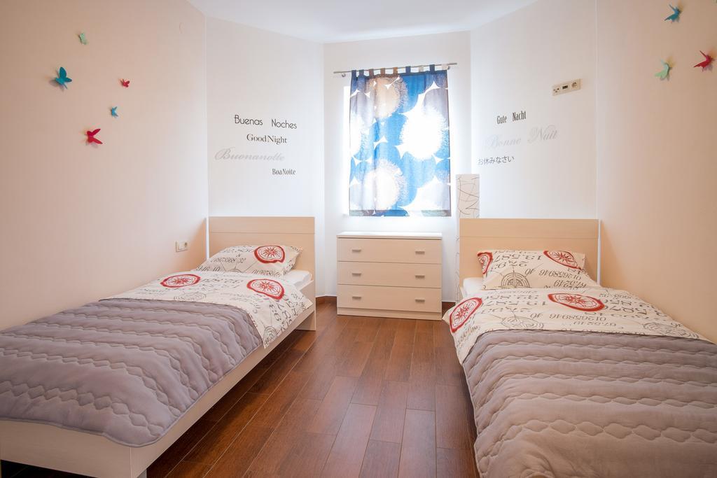 The Golden Island Apartments Krk Town Room photo